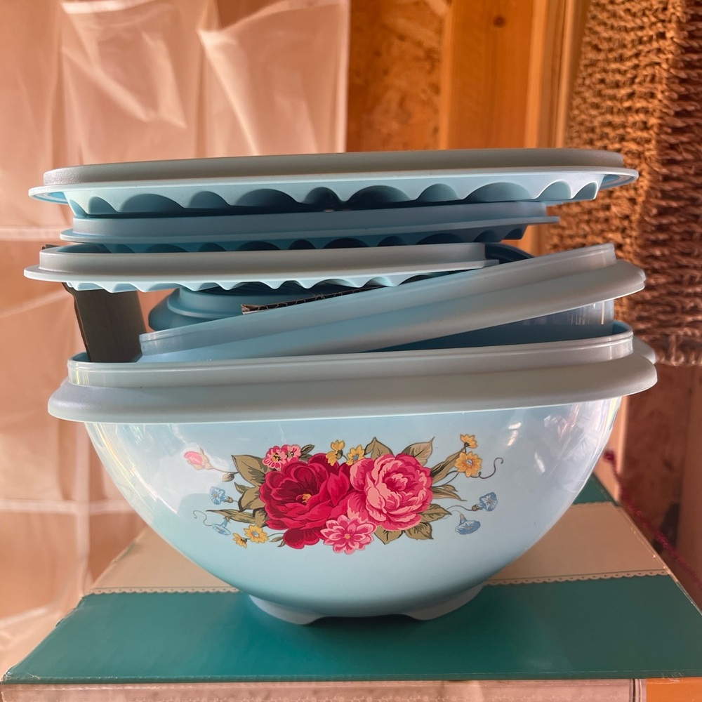 The Pioneer Woman Sweet Rose Blue Floral Food Storage Set - Picture 2 of 10